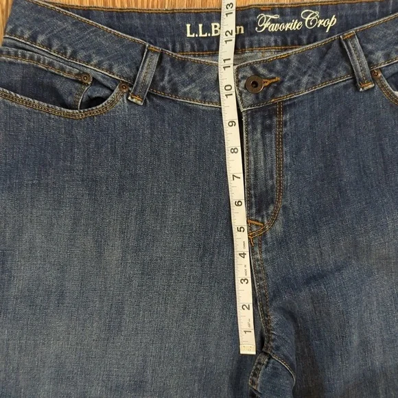 LL Bean favorite crop straight fit jeans, women's 18R (35" waist) - Picture 3 of 7